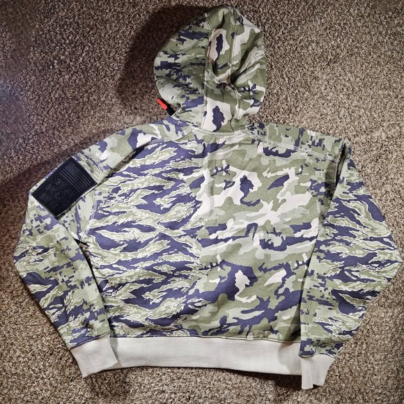 Under Armour Project Rock Veterans Day Fleece Hoodie Women's Size XS 1373610 - Picture 11 of 11